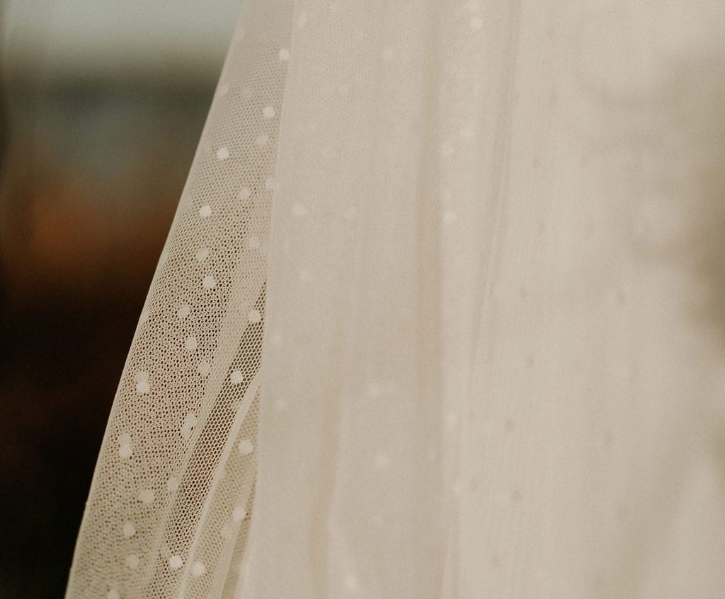 Tissu robe de mariée - voile plumetis - tissu à pois transparent